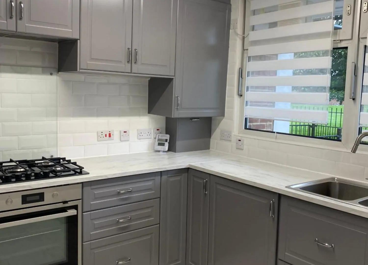 Luxury 3 Bedroom Flat With Garden contacts